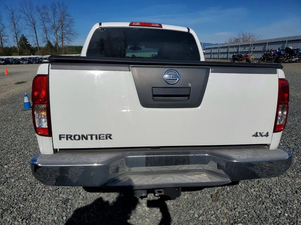 2011 NISSAN FRONTIER S  