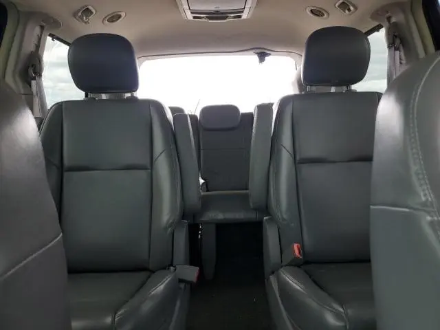 2010 VOLKSWAGEN ROUTAN SE  