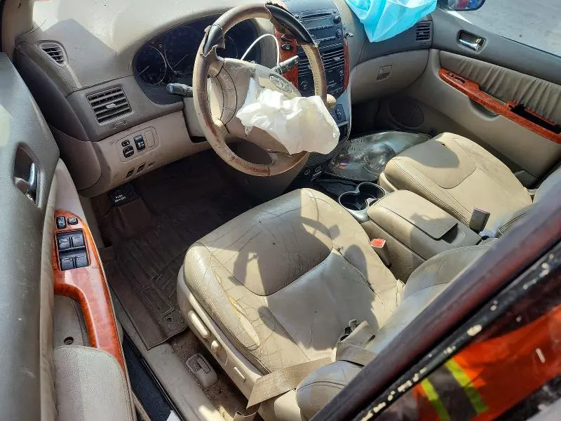 2010 TOYOTA SIENNA XLE  