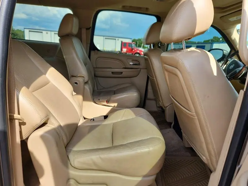 2011 CADILLAC ESCALADE ESV LUXURY  