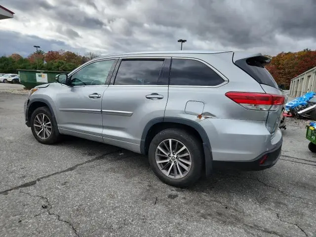 2018 TOYOTA HIGHLANDER SE  