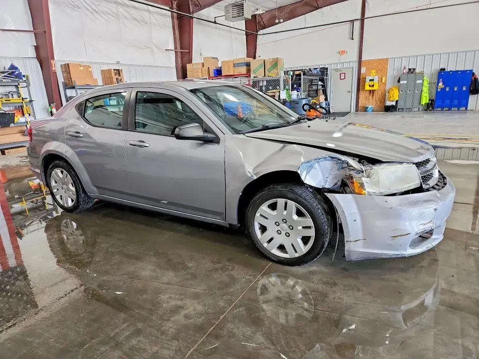 2013 DODGE AVENGER SE  