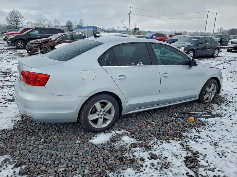 2011 VOLKSWAGEN JETTA TDI  