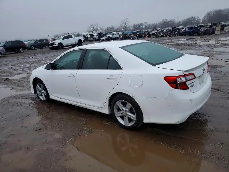 2013 TOYOTA CAMRY SE  