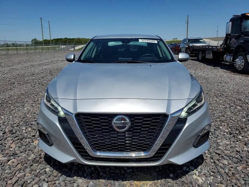2021 NISSAN ALTIMA SV  