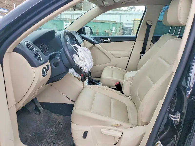 2013 VOLKSWAGEN TIGUAN S  