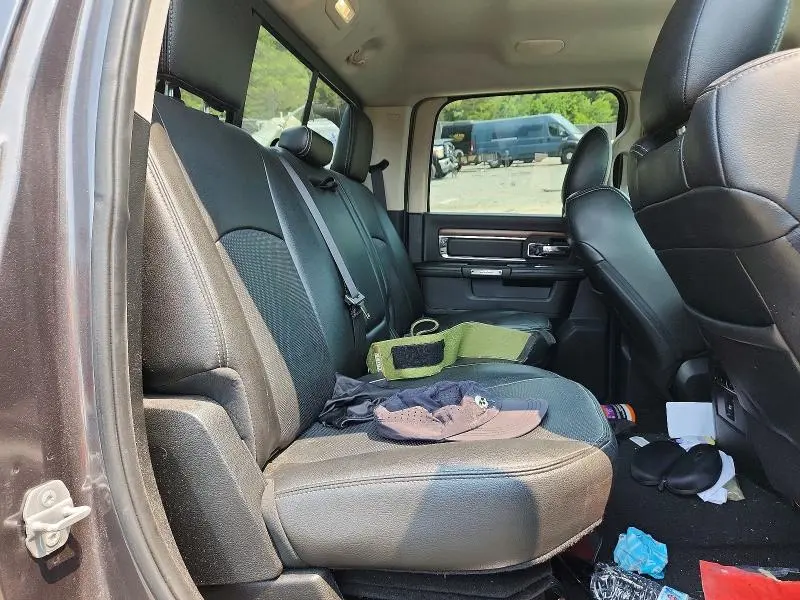 2015 RAM 1500 LARAMIE  