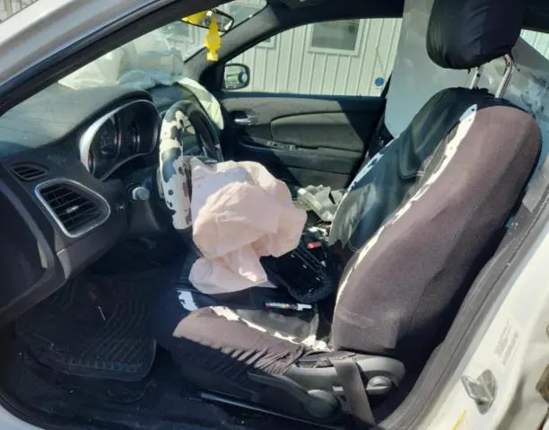 2012 CHRYSLER 200 LX  