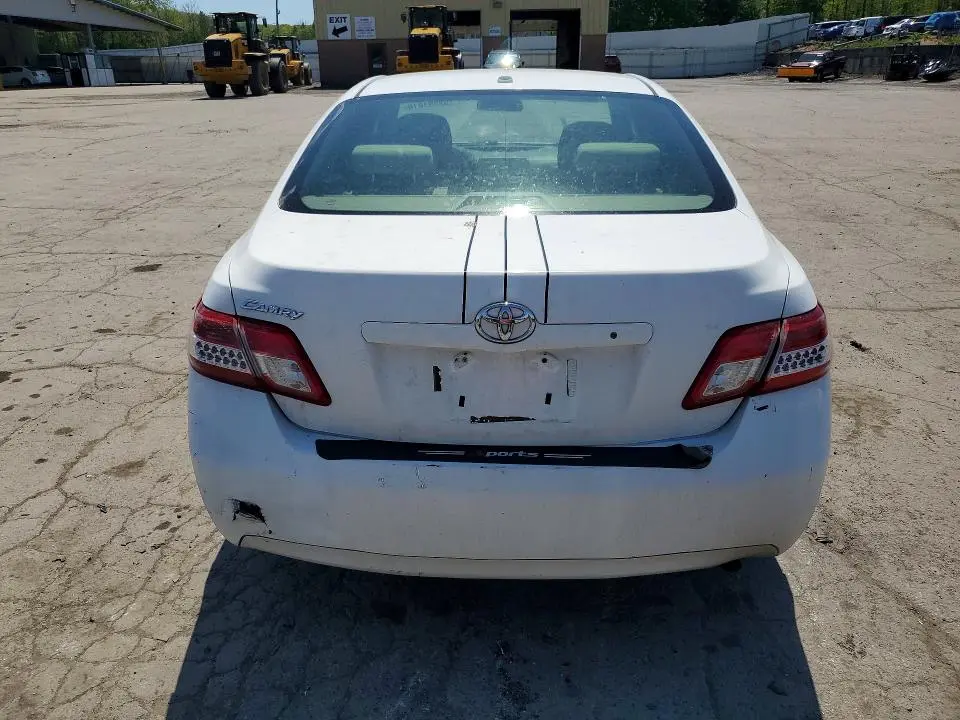 2011 TOYOTA CAMRY BASE  