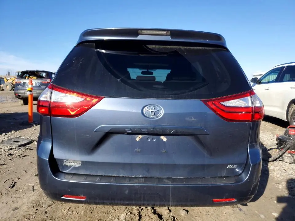 2016 TOYOTA SIENNA XLE 8-PASSENGER  