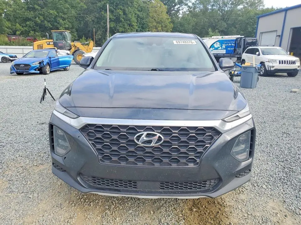 2020 HYUNDAI SANTA FE SE  