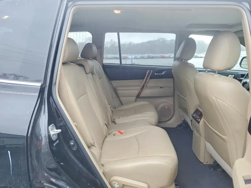 2013 TOYOTA HIGHLANDER LIMITED  