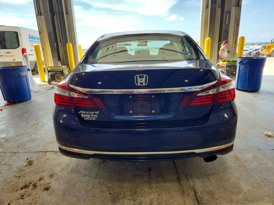 2017 HONDA ACCORD LX  