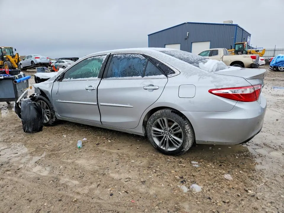 2016 TOYOTA CAMRY SE  