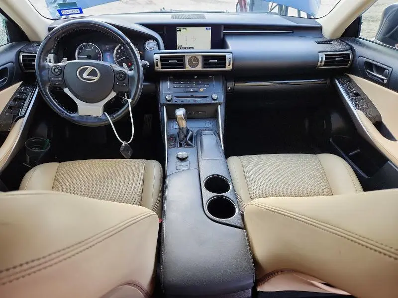 2016 LEXUS IS 200T  