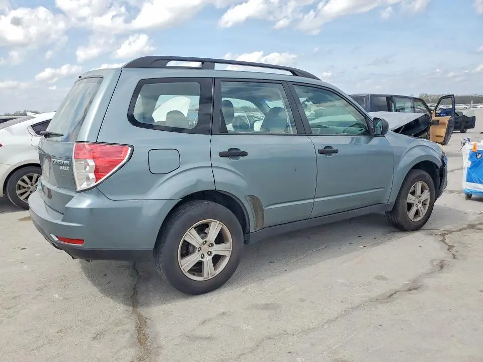 2010 SUBARU FORESTER XS  
