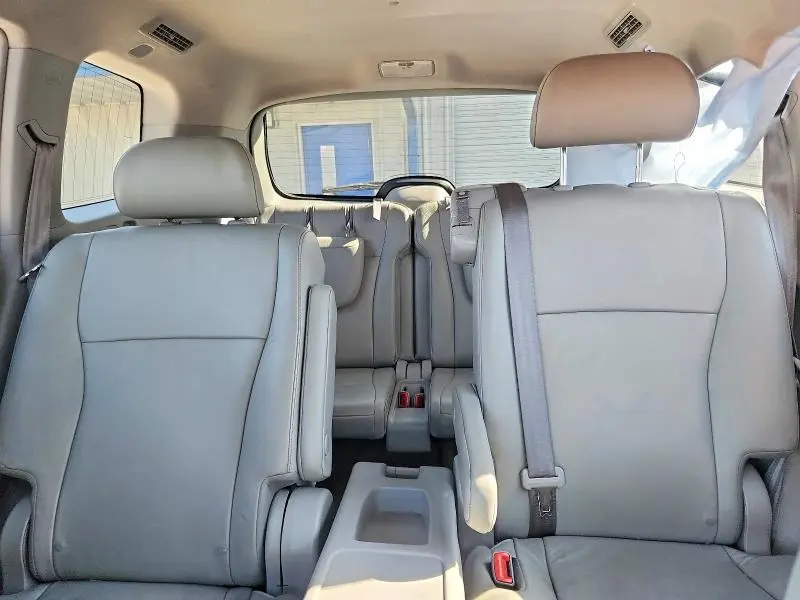 2013 TOYOTA HIGHLANDER SE  