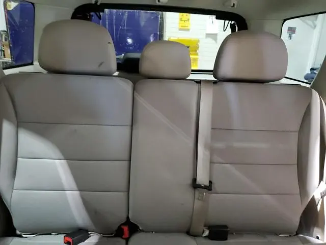 2010 FORD ESCAPE XLT  
