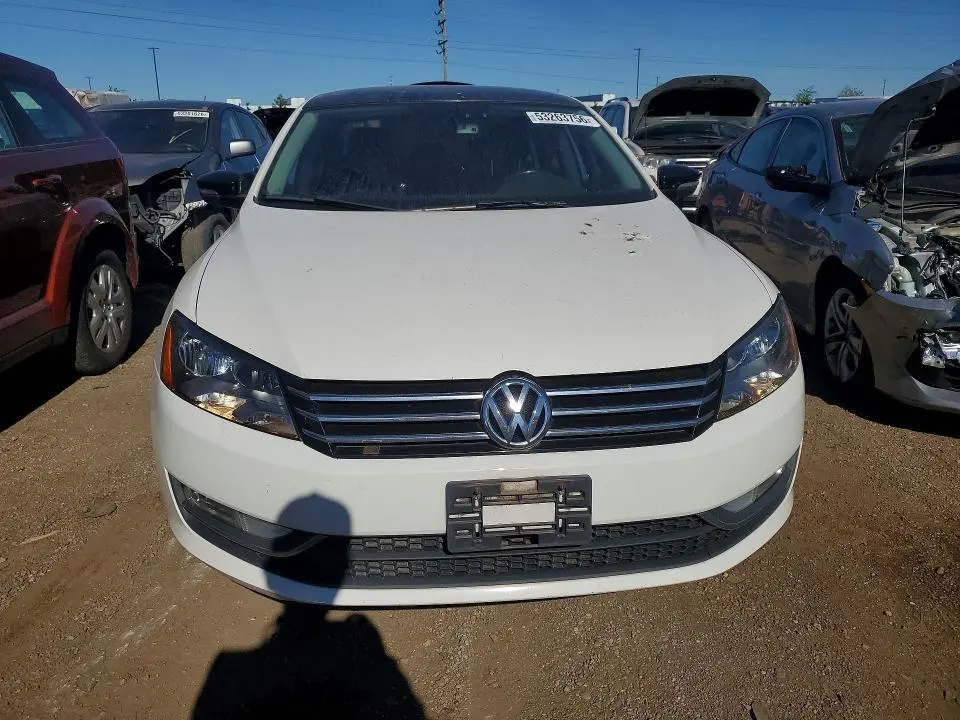 2014 VOLKSWAGEN PASSAT SE  
