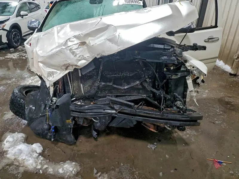 2011 CHEVROLET SUBURBAN K1500 LTZ  