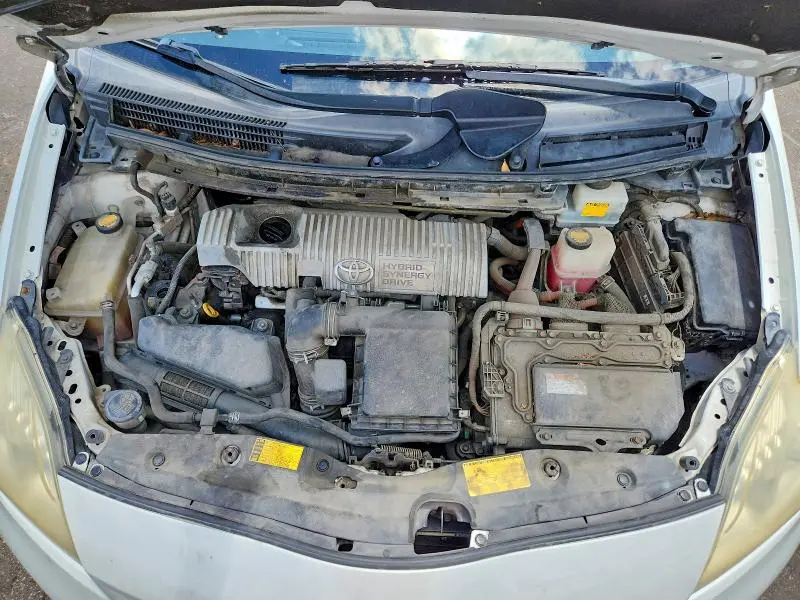 2013 TOYOTA PRIUS TWO  