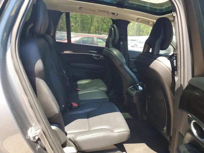 2016 VOLVO XC90 T6  