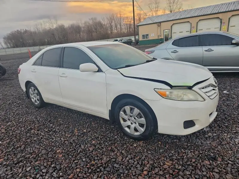 2011 TOYOTA CAMRY BASE  