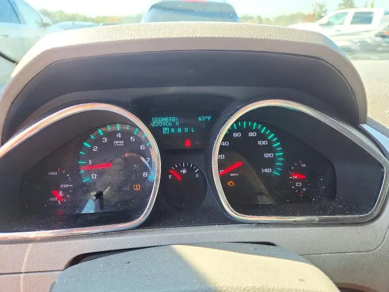 2011 CHEVROLET TRAVERSE LS  