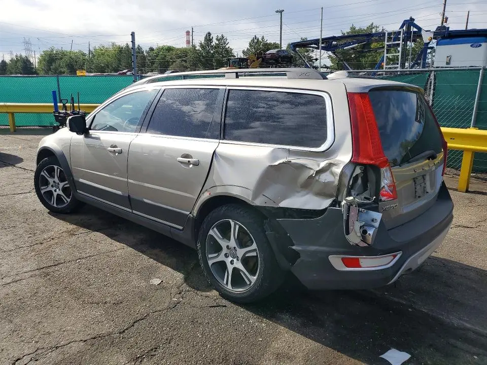 2011 VOLVO XC70 T6  