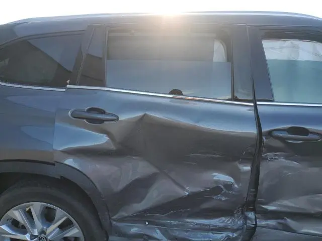 2022 TOYOTA HIGHLANDER LIMITED  