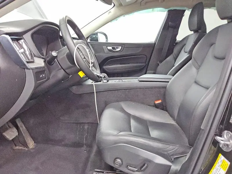2024 VOLVO XC60 CORE  