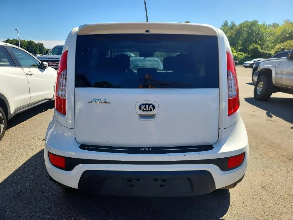 2013 KIA SOUL +  