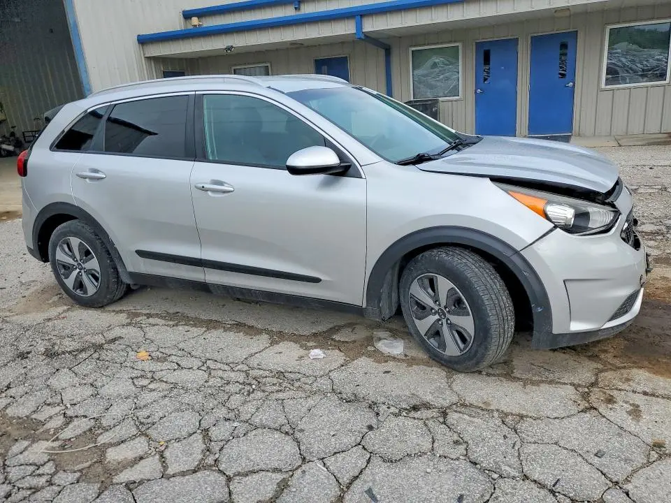 2017 KIA NIRO LX  