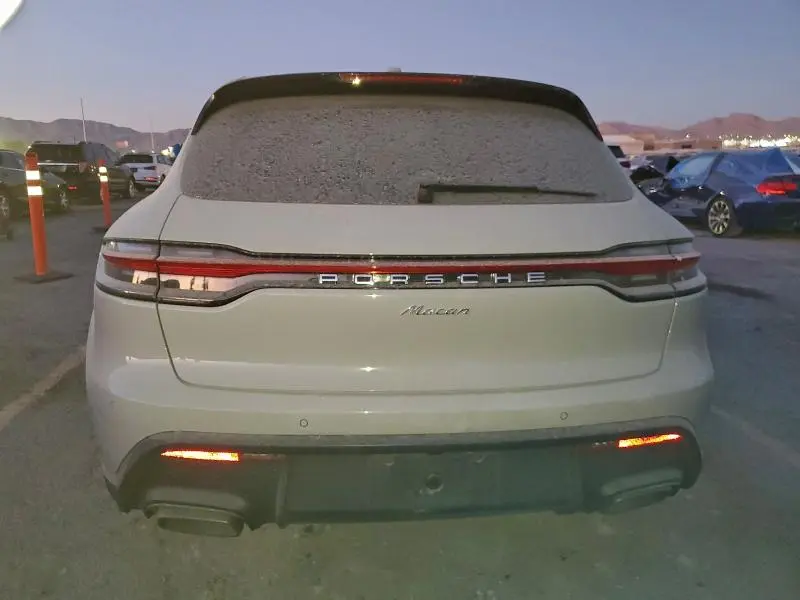 2023 PORSCHE MACAN BASE  