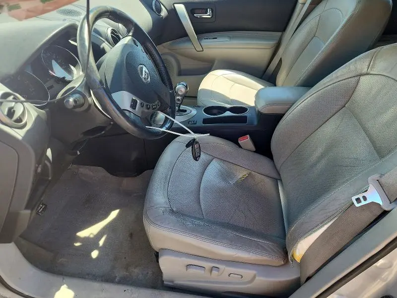 2011 NISSAN ROGUE S  