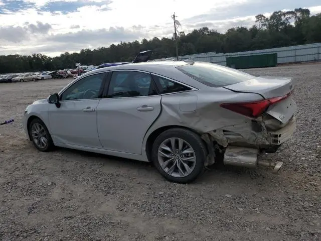 2022 TOYOTA AVALON XLE  