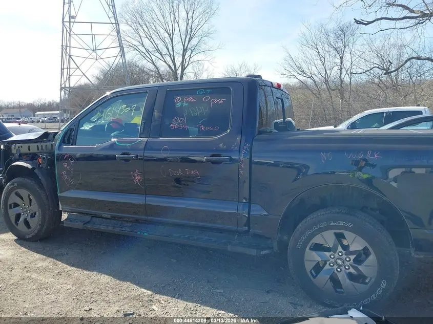 2023 FORD F-150 LIGHTNING LARIAT