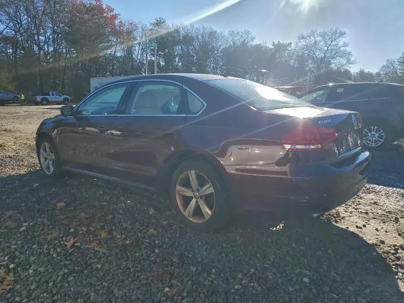 2013 VOLKSWAGEN PASSAT SE  