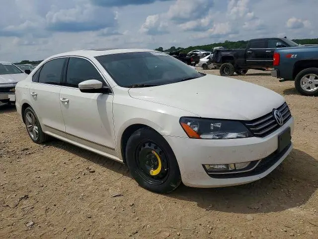 2015 VOLKSWAGEN PASSAT SE  