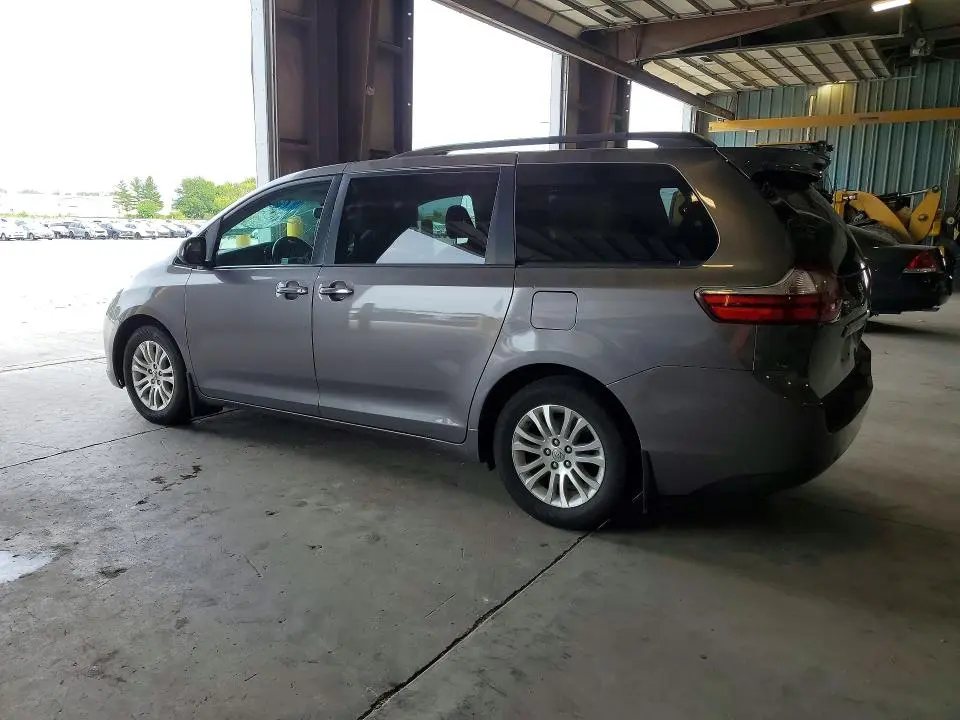 2017 TOYOTA SIENNA XLE 8-PASSENGER  
