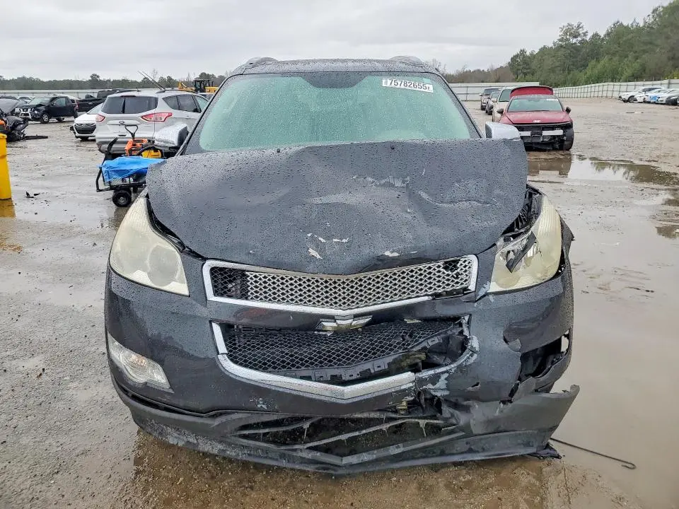 2011 CHEVROLET TRAVERSE LT  