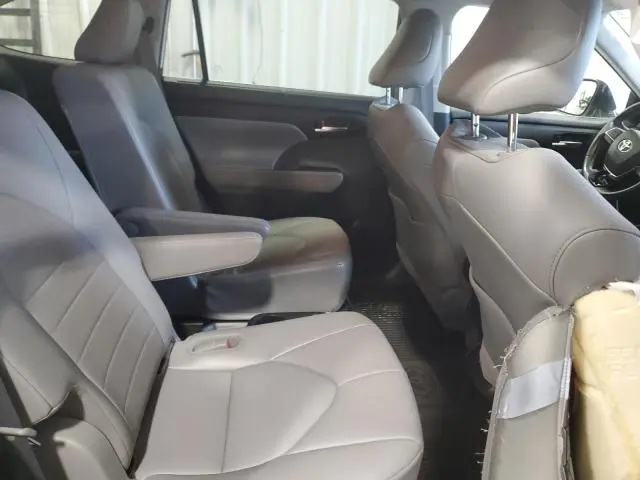 2021 TOYOTA HIGHLANDER HYBRID XLE  