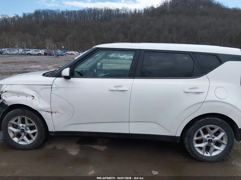 2022 KIA SOUL LX