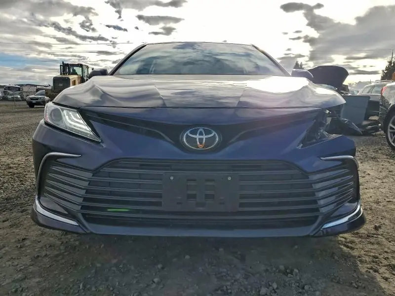 2022 TOYOTA CAMRY XLE  