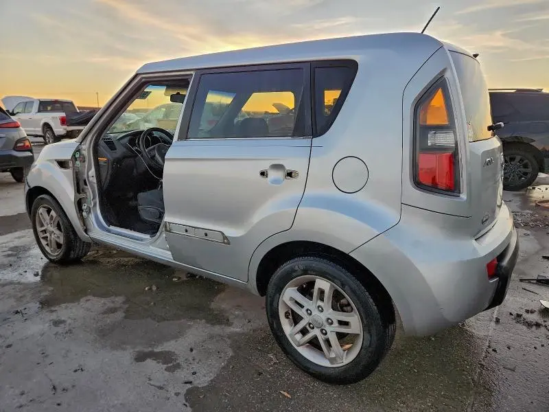 2011 KIA SOUL +  