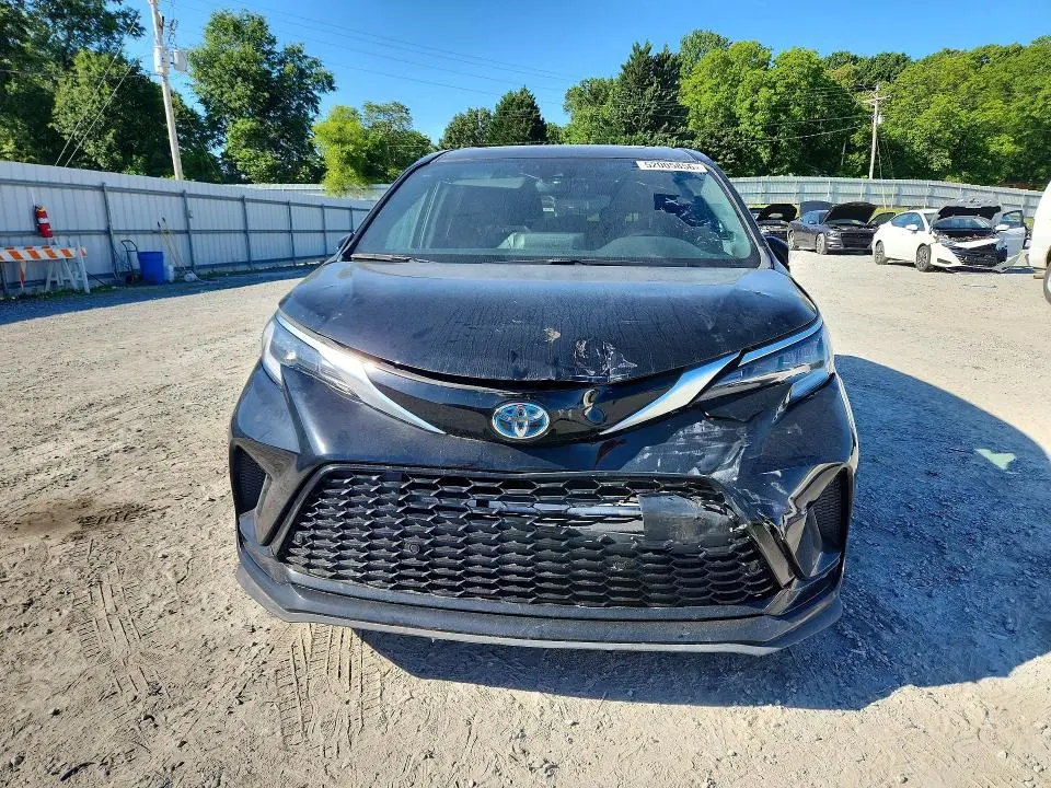 2021 TOYOTA SIENNA XSE 7-PASSENGER  