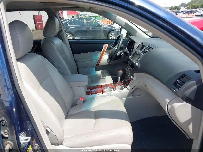 2013 TOYOTA HIGHLANDER LIMITED V6