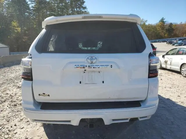 2023 TOYOTA 4RUNNER SE  