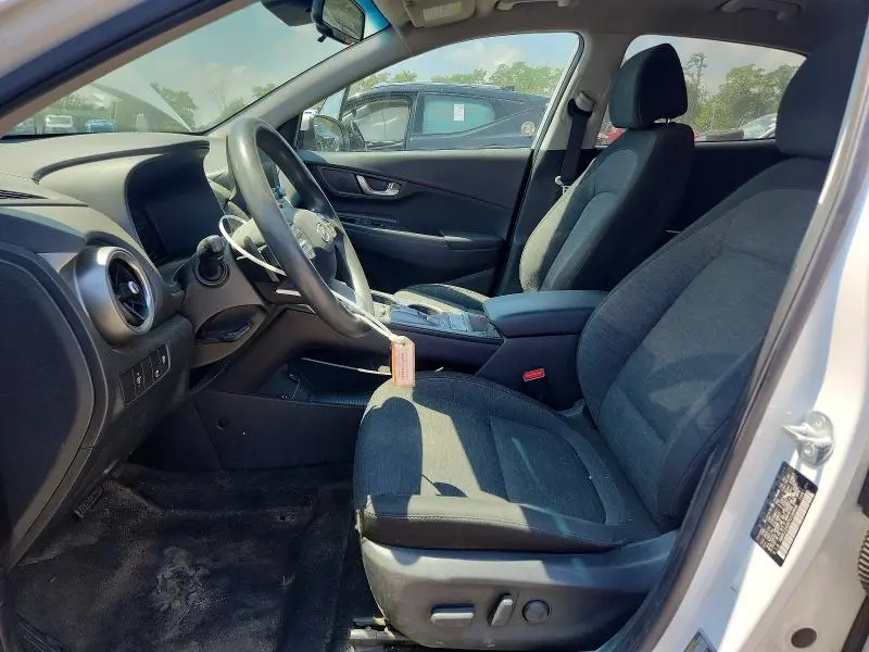 2023 HYUNDAI KONA SE  