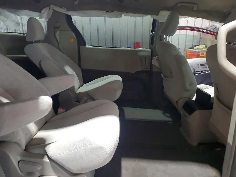 2012 TOYOTA SIENNA LE  